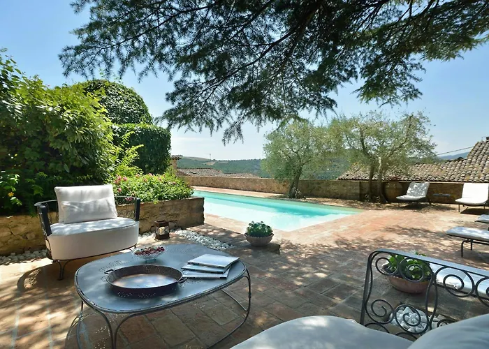 Photo de Historic Apartment In Medieval Village Poggio Aquilone