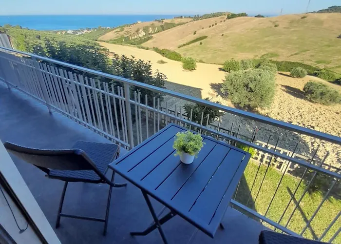 Apartmán Quadrilocale Con Vista Mare Montagna Roseto Montepagano fotorgafie